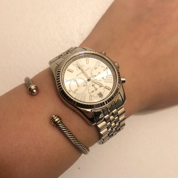 Michael Kors Silver Watch - Picture 1 of 3